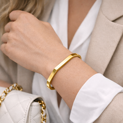 Detalj på OCTA Bracelet Gold med PVD-beläggning i guldton – AVLORA Jewelry